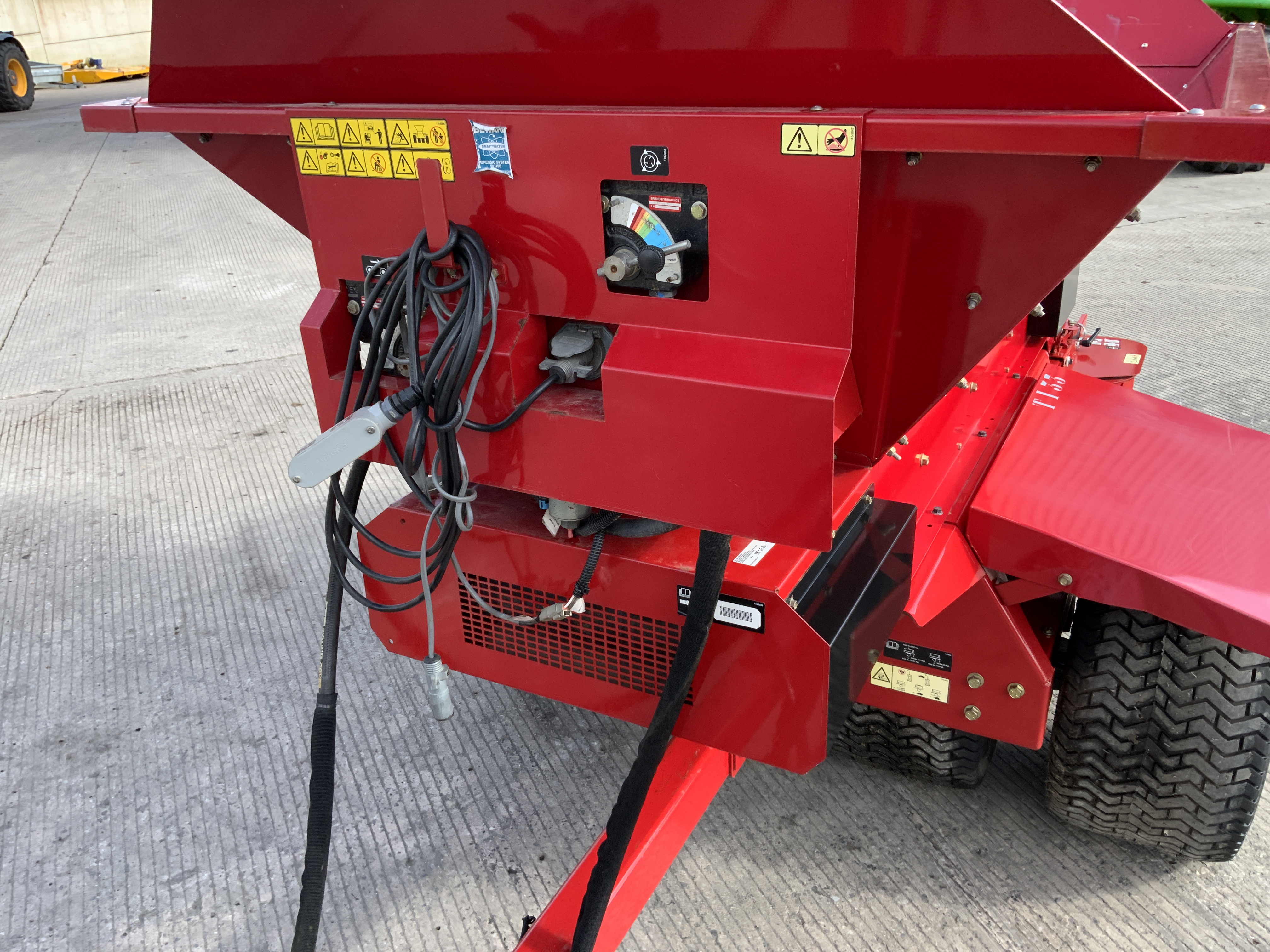 Toro Pro Pass 200 Top Dresser Toro Pro Pass 200 Top Dresser