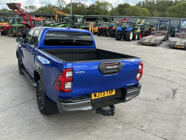 Toyota Hilux Invincible X (ST24426)