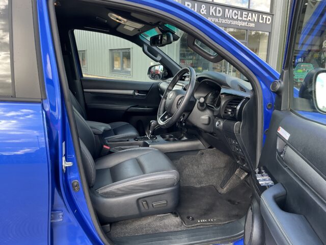 Toyota Hilux Invincible X (ST24426)
