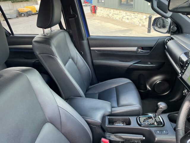 Toyota Hilux Invincible X (ST24426)