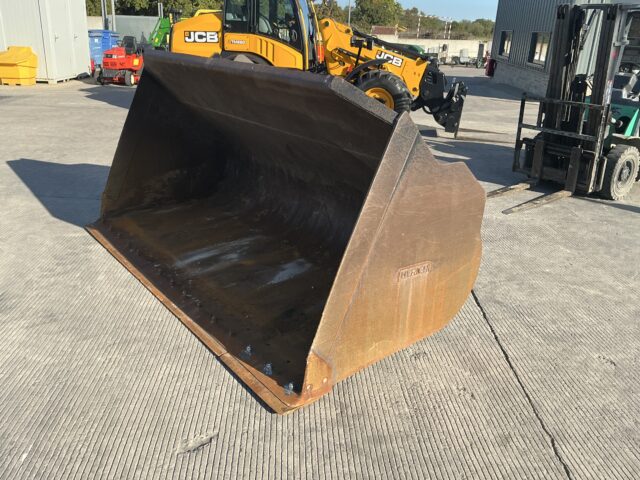 Ulrich 9,8 Loading Shovel Bucket (ST24612)