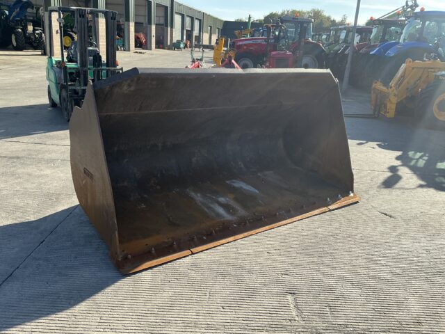 Ulrich 9,8 Loading Shovel Bucket (ST24612)