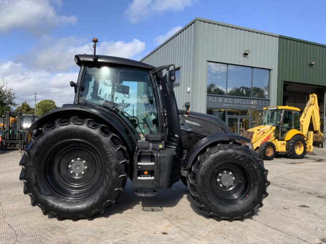 Valtra N175 Active Tractor (ST24335)