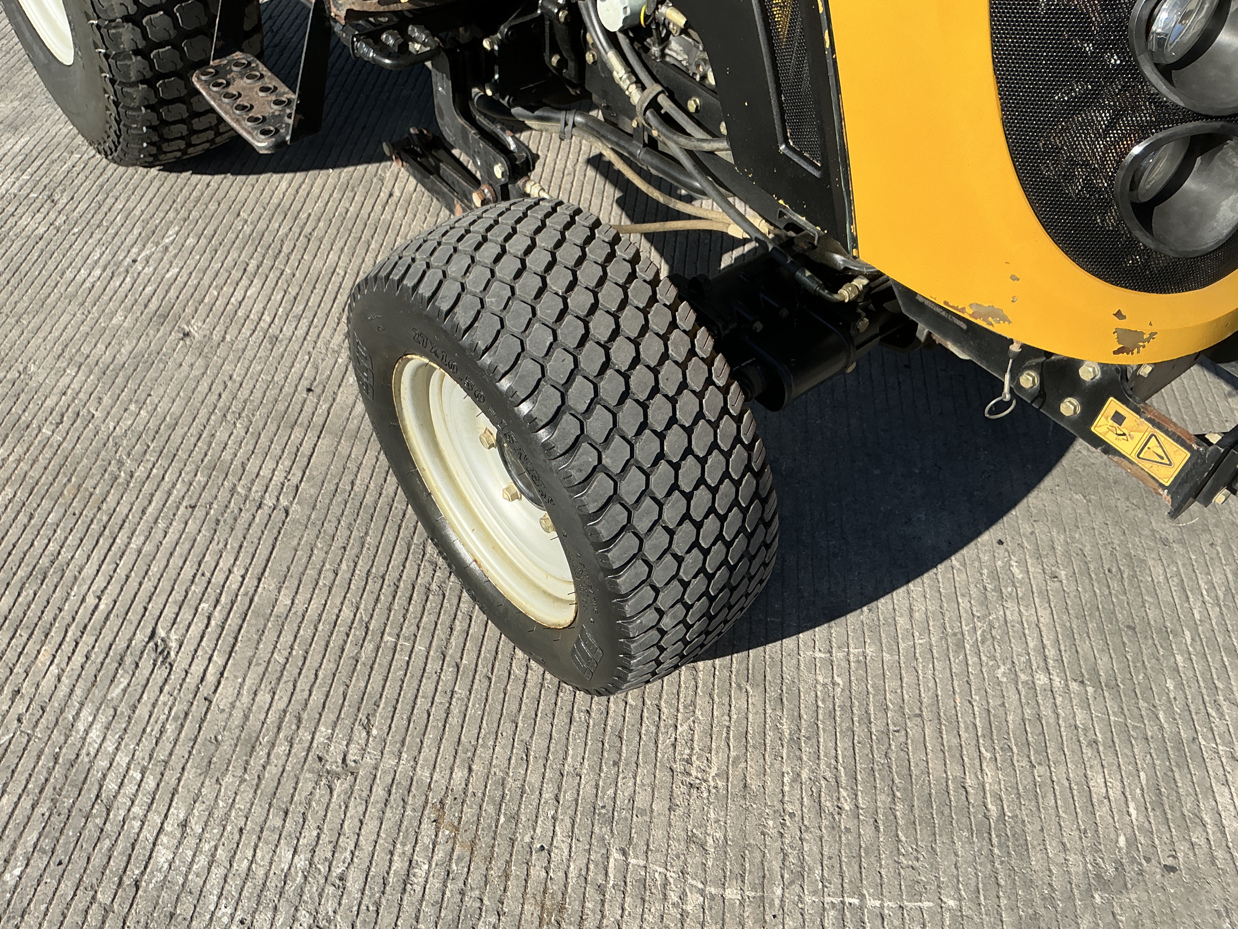 JCB 331 HST Compact Tractor (ST24601) JCB 331 HST Compact Tractor (ST24601)