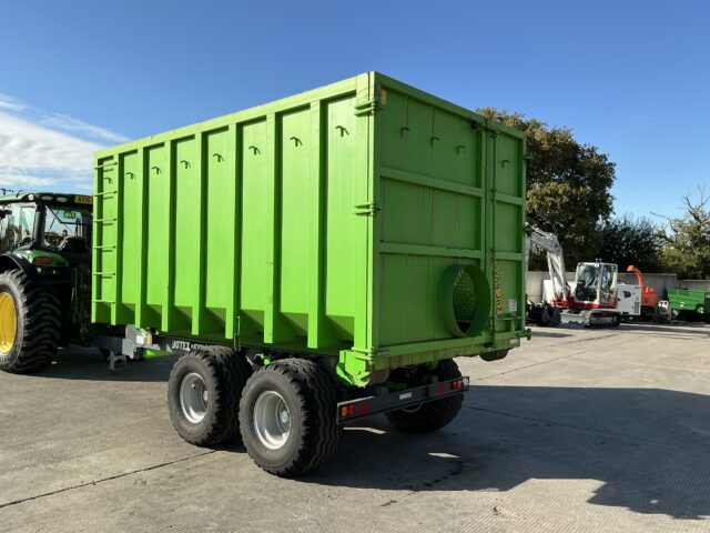 EFM/Botex 12T Hook Lift Trailer