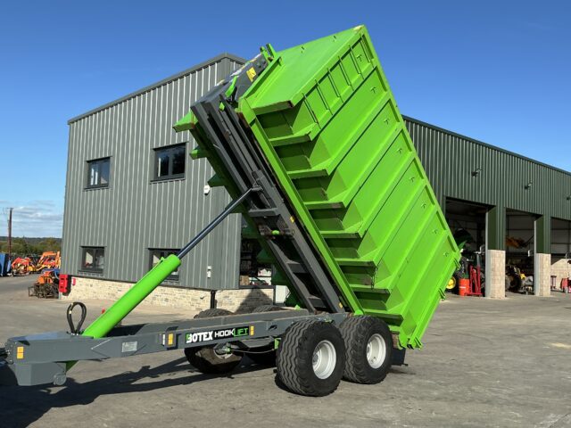 EFM/Botex 12T Hook Lift Trailer