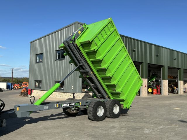EFM/Botex 12T Hook Lift Trailer