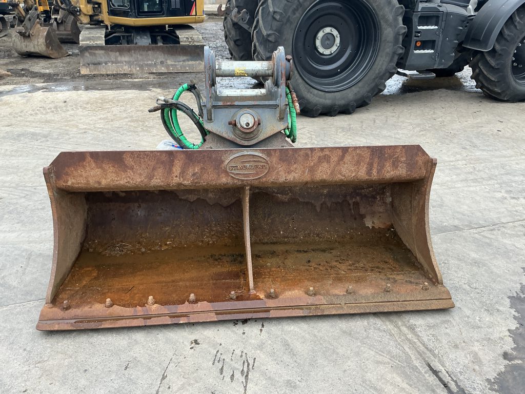 Strickland TDS 22 Tilting Grader Bucket (ST24681)