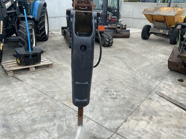 CNH Breaker