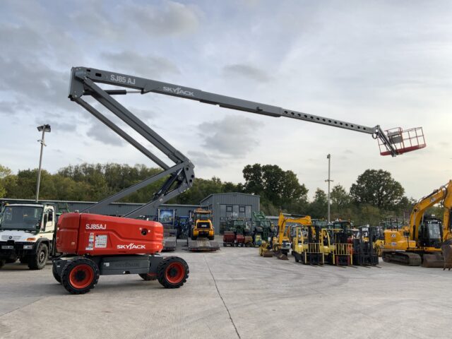 Skyjack SJ85AJ Telescopic Boom Lift (ST24683)
