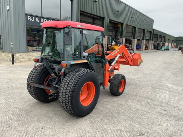 Kubota L4200 Tractor (ST24435)