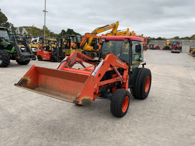 Kubota L4200 Tractor (ST24435)