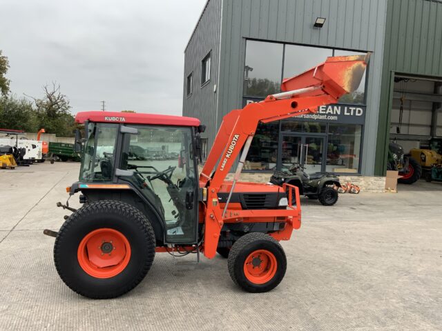 Kubota L4200 Tractor (ST24435)