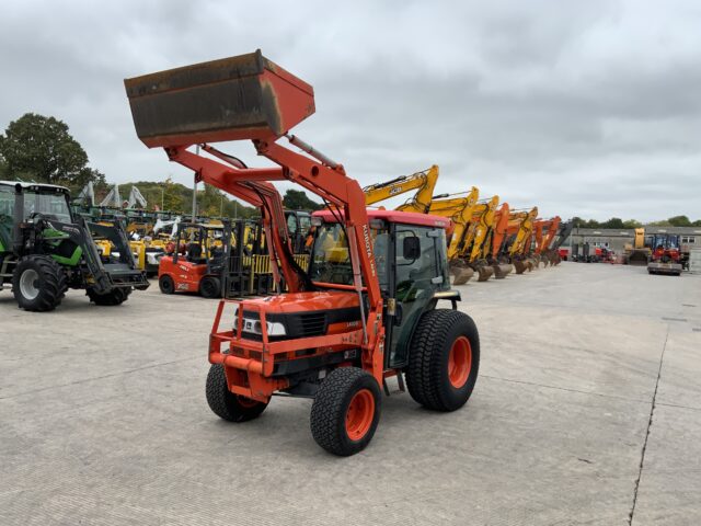 Kubota L4200 Tractor (ST24435)