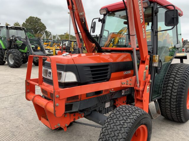 Kubota L4200 Tractor (ST24435)