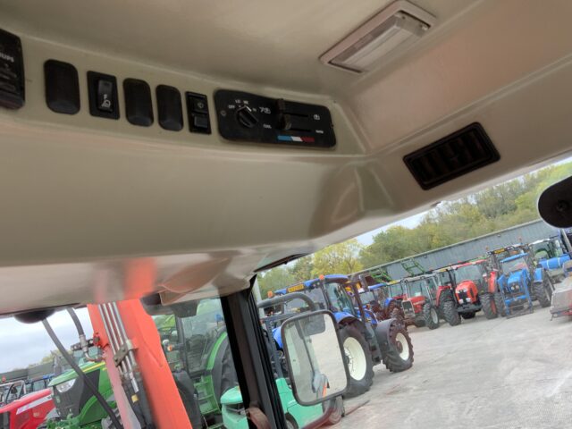 Kubota L4200 Tractor (ST24435)