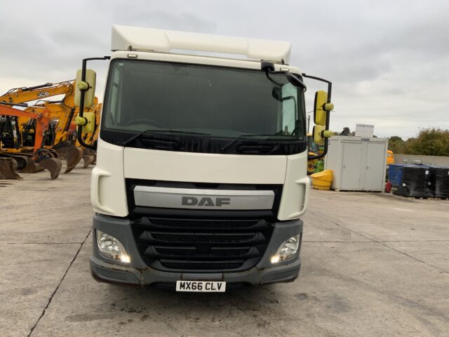DAF CF220 Lorry (S24820)