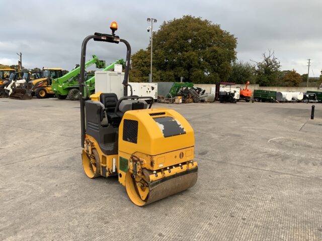 Volvo DD15 Roller (ST24728)