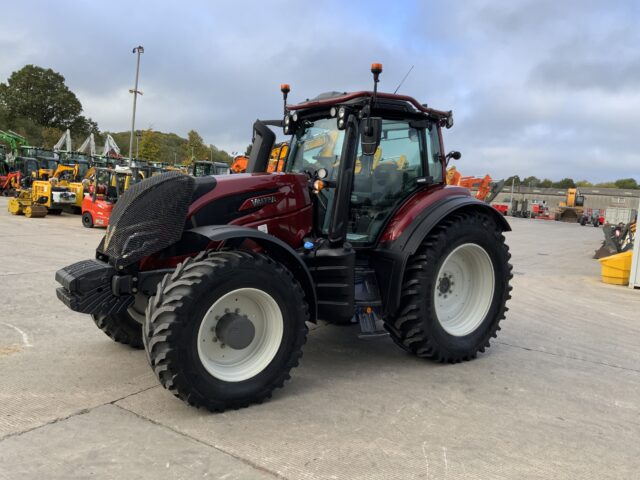 Valtra T235 ACTIVE Twin Track Reverse Drive