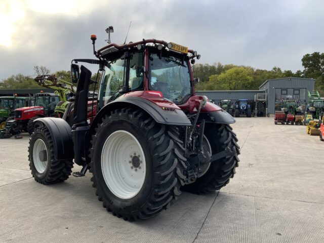 Valtra T235 ACTIVE Twin Track Reverse Drive