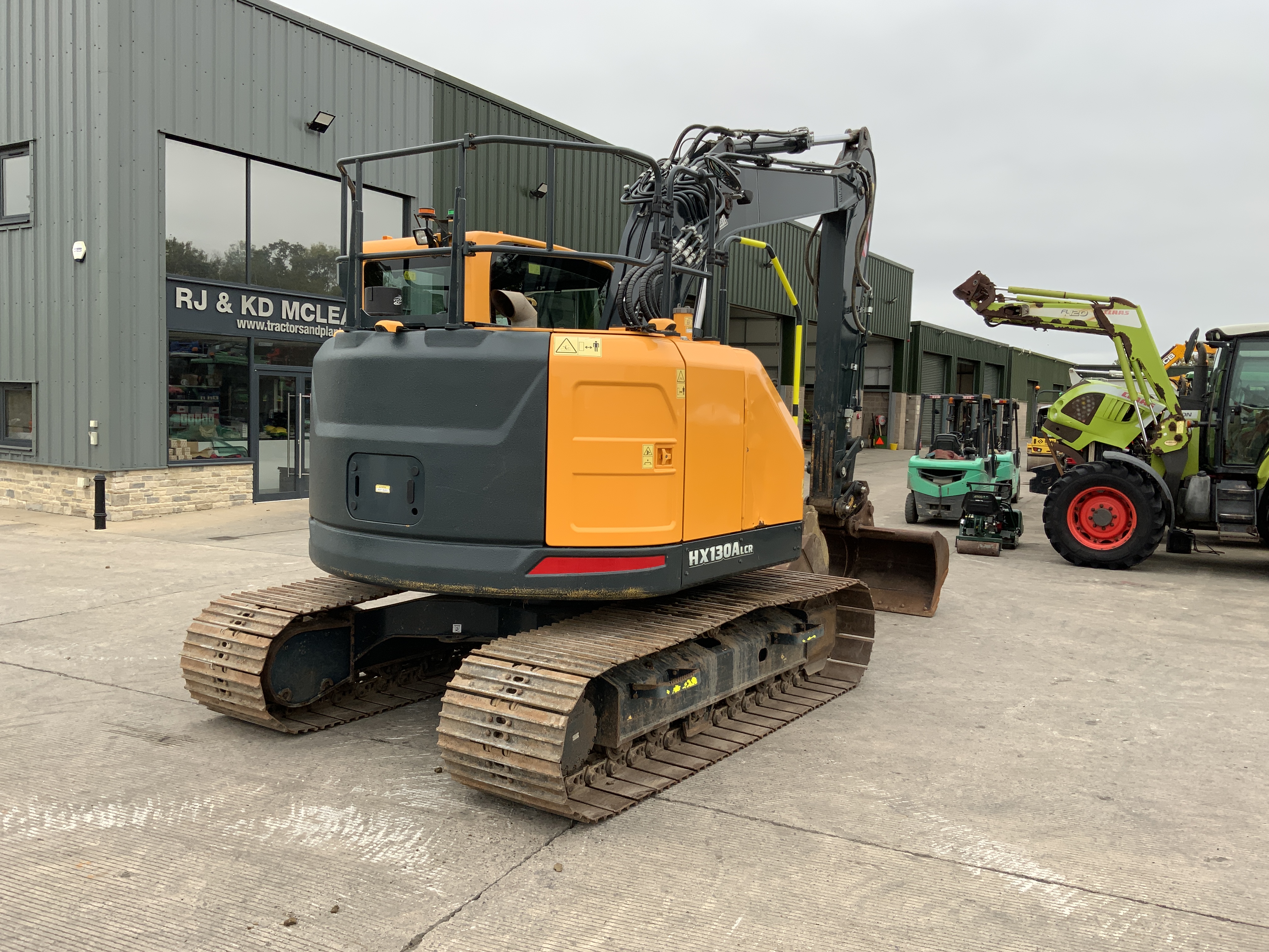 Hyundai HX130A lCR Digger (ST24831)