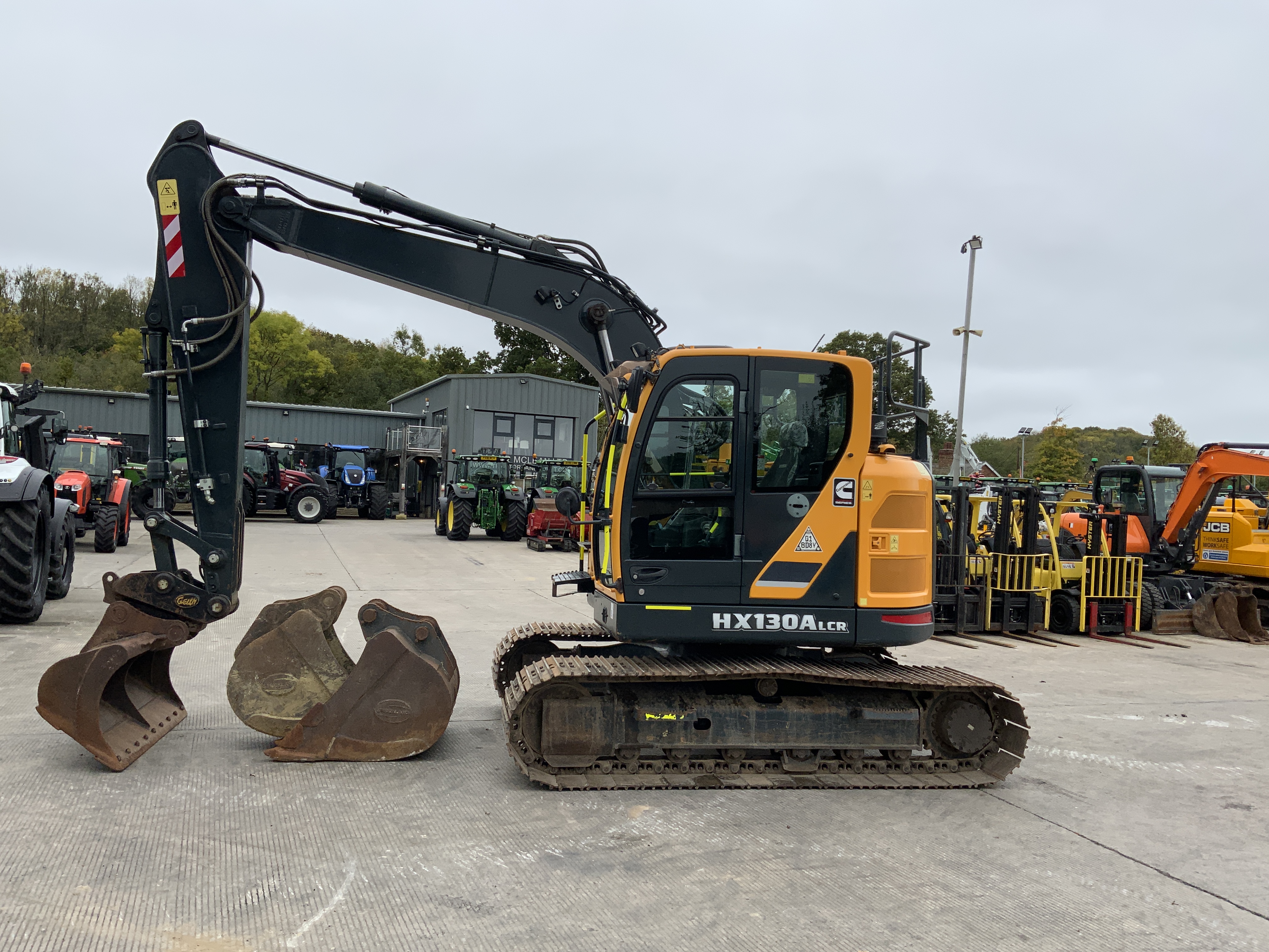 Hyundai HX130A lCR Digger (ST24831)