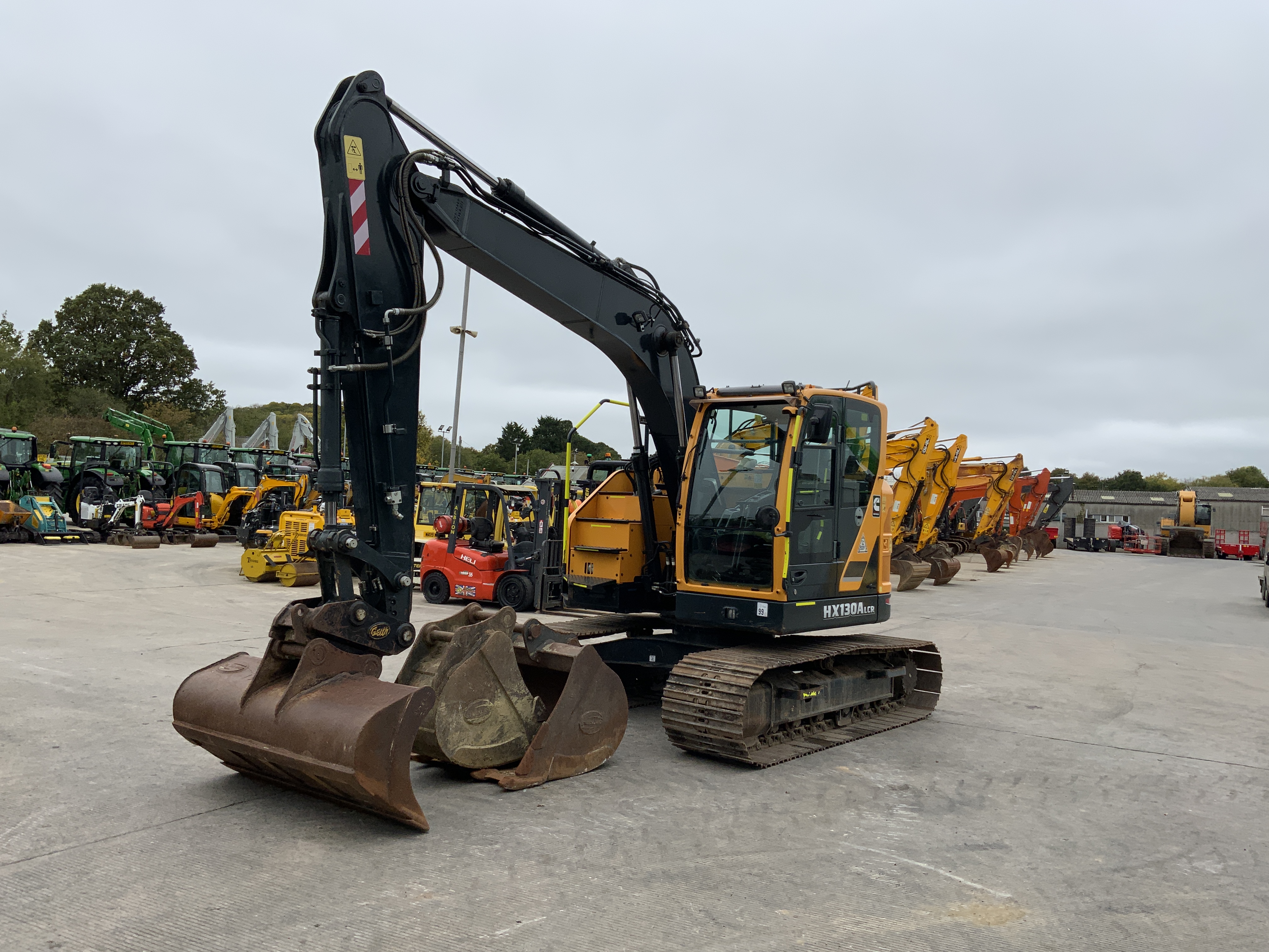 Hyundai HX130A lCR Digger (ST24831)