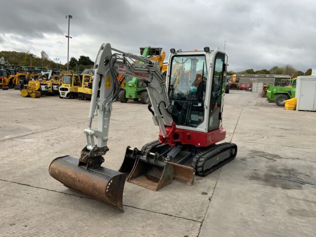 Takeuchi TB325R Digger (ST24928)