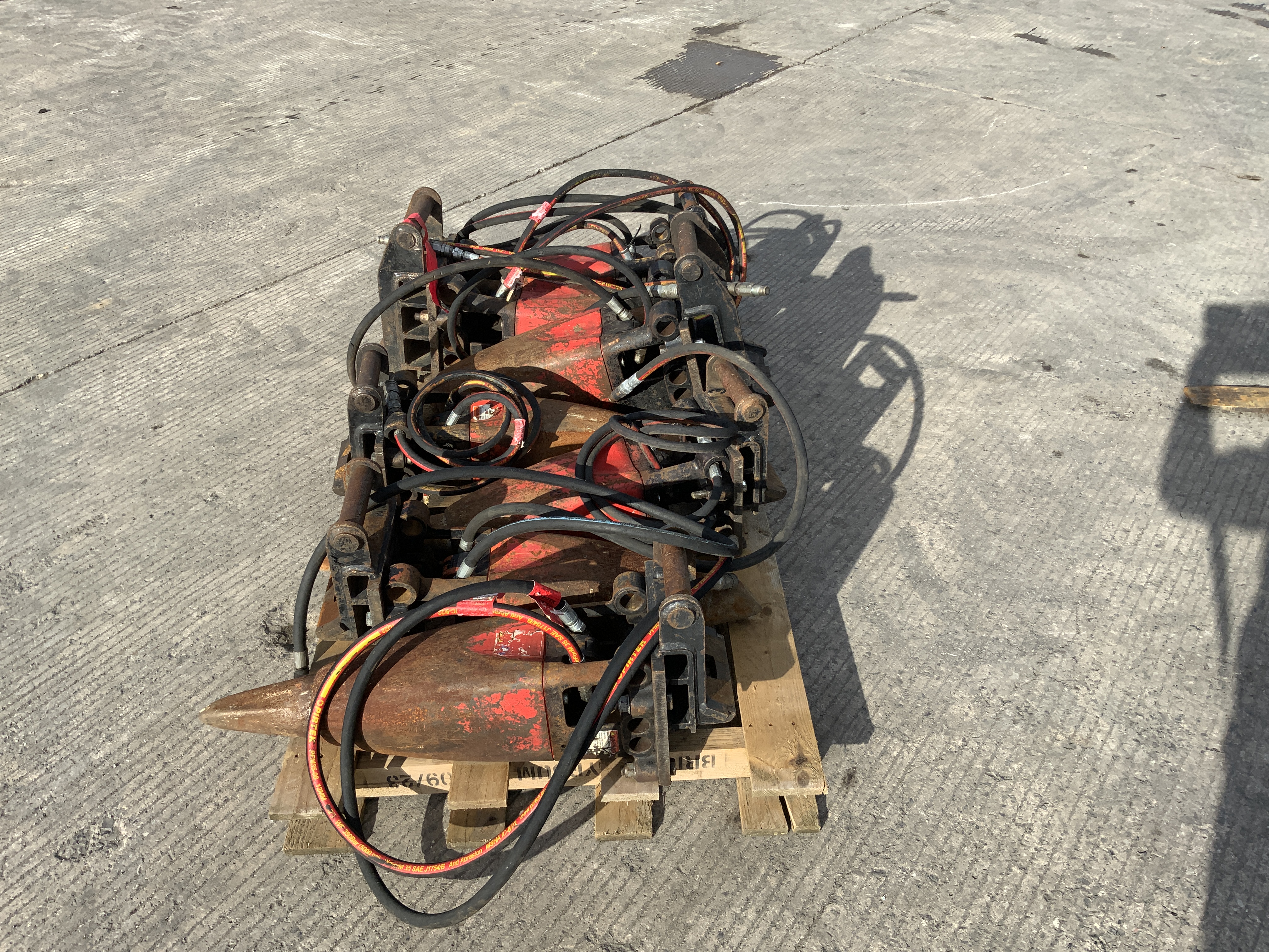 Choice of SANDVIC BreakersSL10, SL10M, SL30