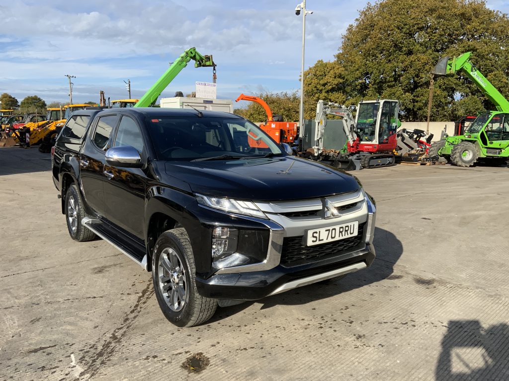 Mitsubishi L200 2.2 DI-D DC Barbarian Auto 4WD Euro 6 (s/s) 4dr (ST24937)