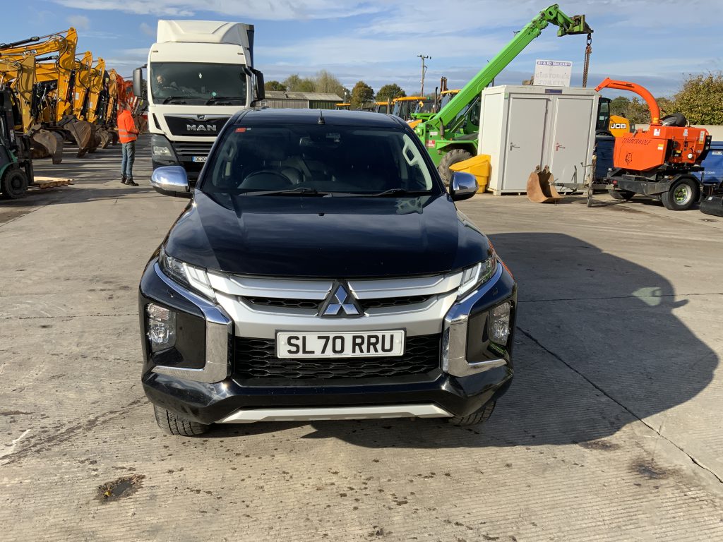 Mitsubishi L200 2.2 DI-D DC Barbarian Auto 4WD Euro 6 (s/s) 4dr (ST24937)