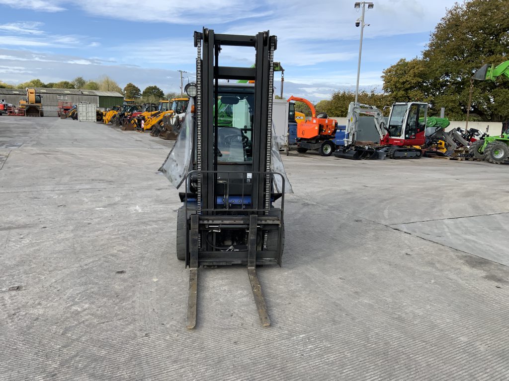 Nissan 30 Forklift (ST24877)