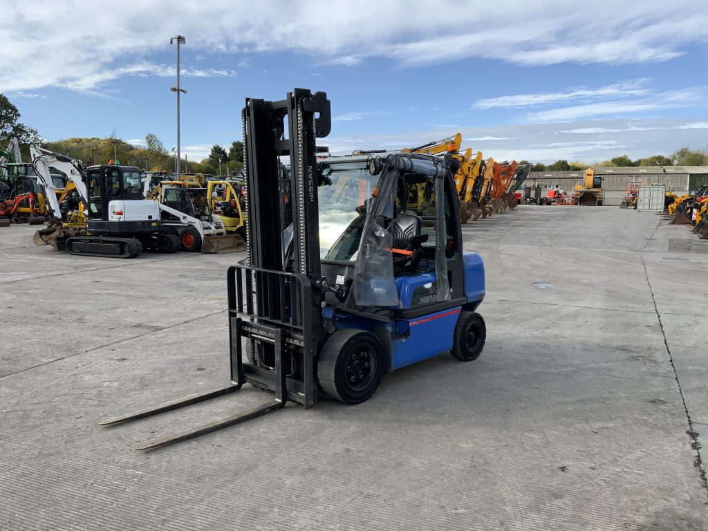 Nissan 30 Forklift (ST24877)