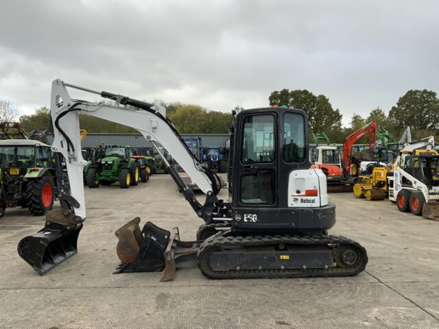 Bobcat E50 Digger