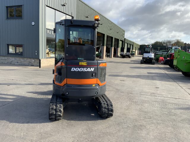 Doosan DX27Z Series 7 Digger (ST24961)