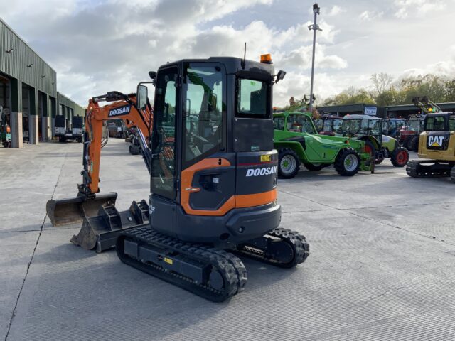 Doosan DX27Z Series 7 Digger (ST24961)