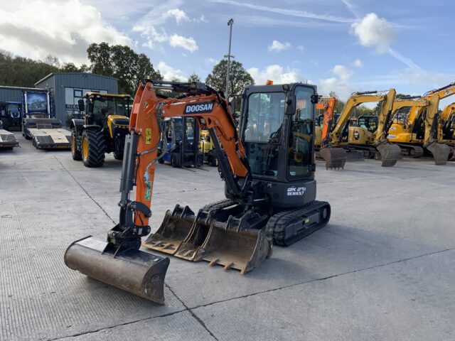 Doosan DX27Z Series 7 Digger (ST24961)