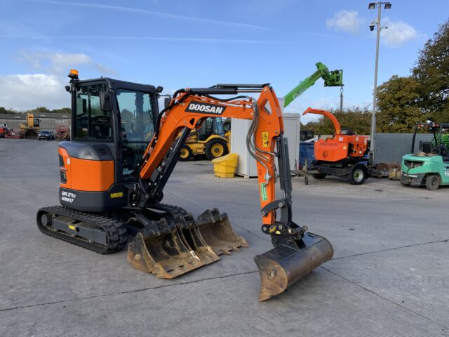 Doosan DX27Z Series 7 Digger (ST24961)