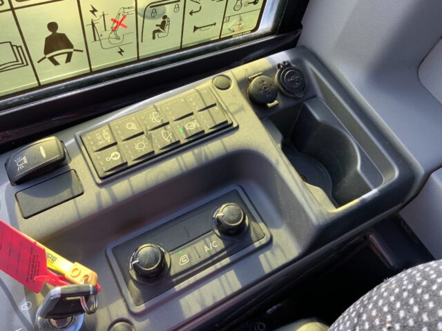 Doosan DX27Z Series 7 Digger (ST24961)