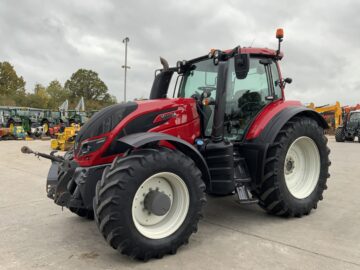 Valtra T254 Versu Tractor (ST24771) Valtra T254 Versu Tractor (ST24771)