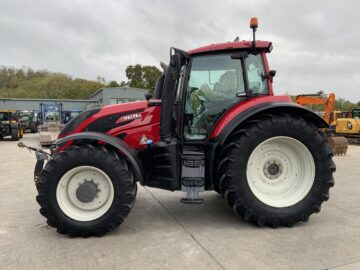 Valtra T254 Versu Tractor (ST24771) Valtra T254 Versu Tractor (ST24771)