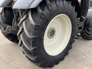 Valtra T254 Versu Tractor (ST24771) Valtra T254 Versu Tractor (ST24771)