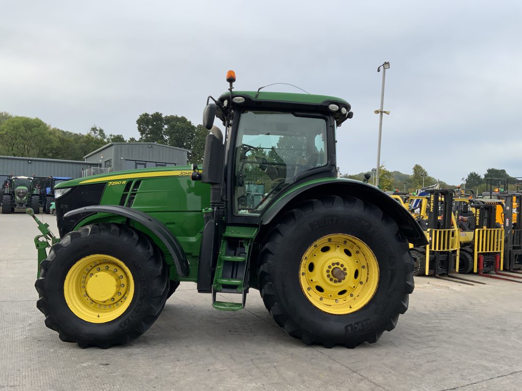 John Deere 7290R Tractor (ST24391)