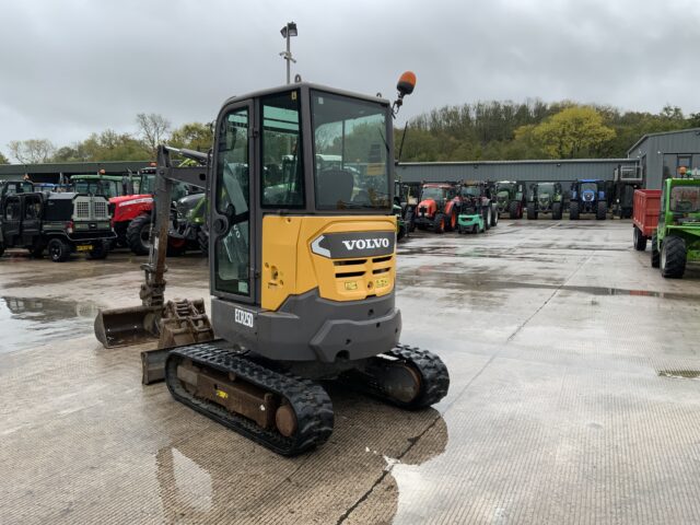 Volvo ECR25D Digger (ST24840)