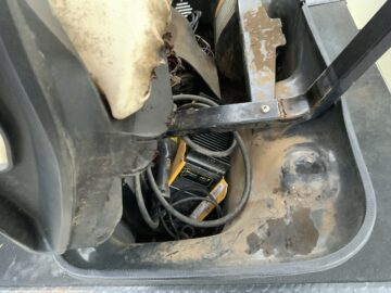 Cushman Shuttle 6 Golf Cart (ST24400)