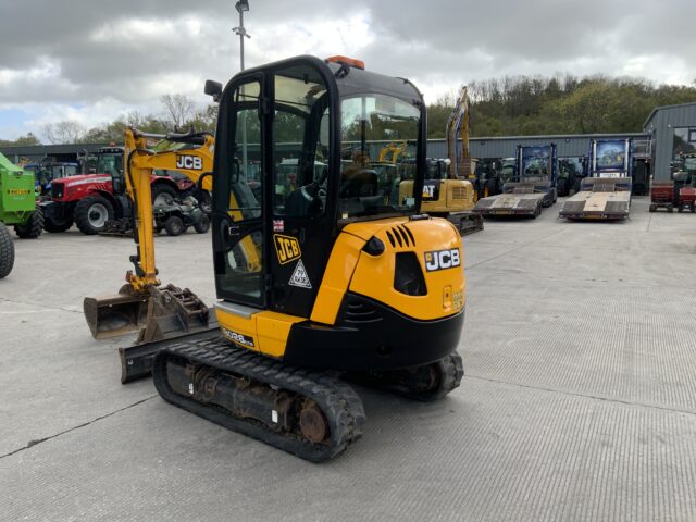 JCB 8026 CTS Digger (ST24930)