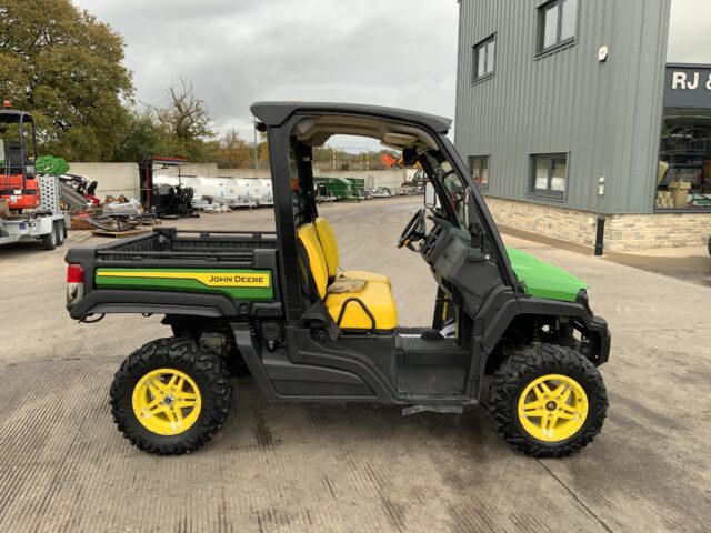 John Deere XUV 865M Gator (ST24539)