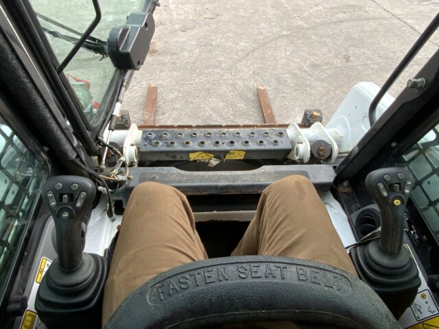 Bobcat S100 Skid Steer loader (ST23943)