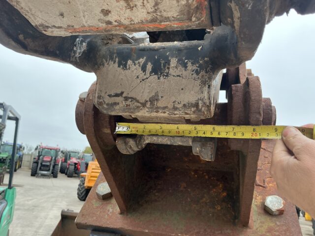 CNH Breaker