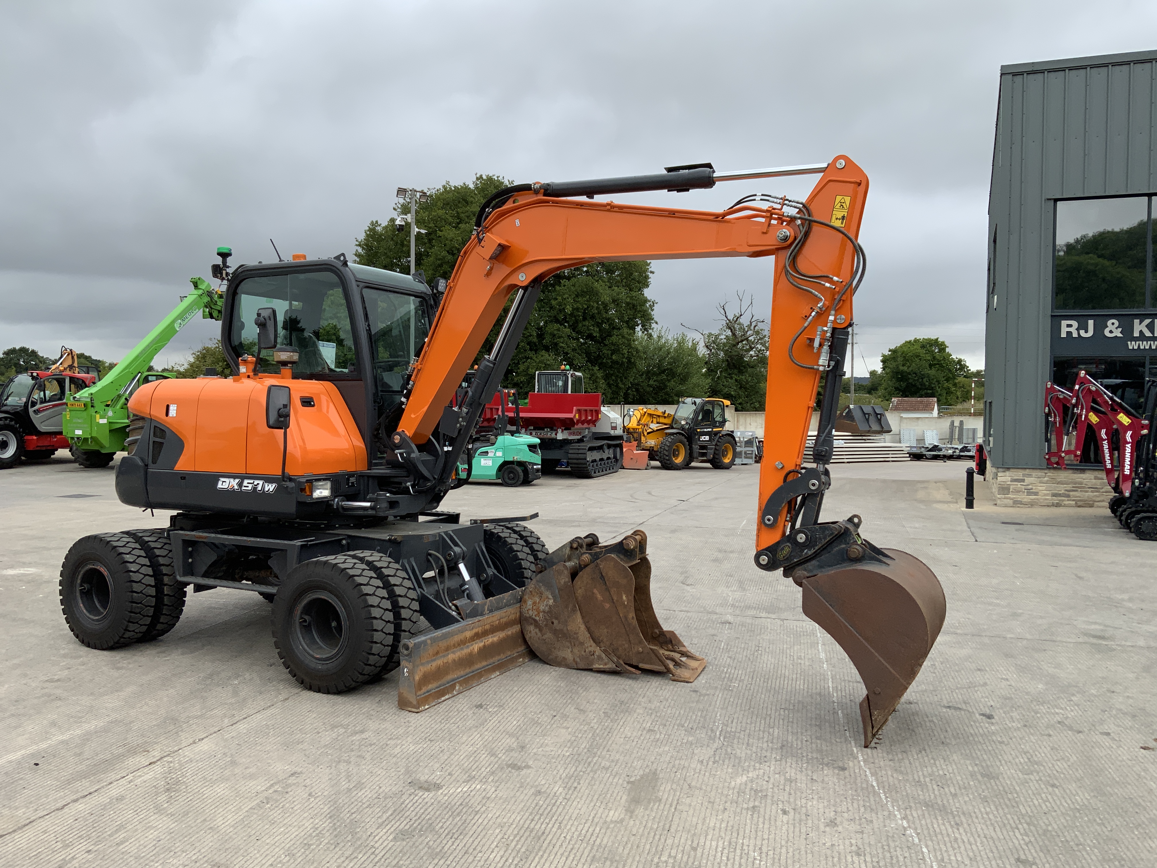 Doosan DX57 Wheeled Excavator (ST23100)